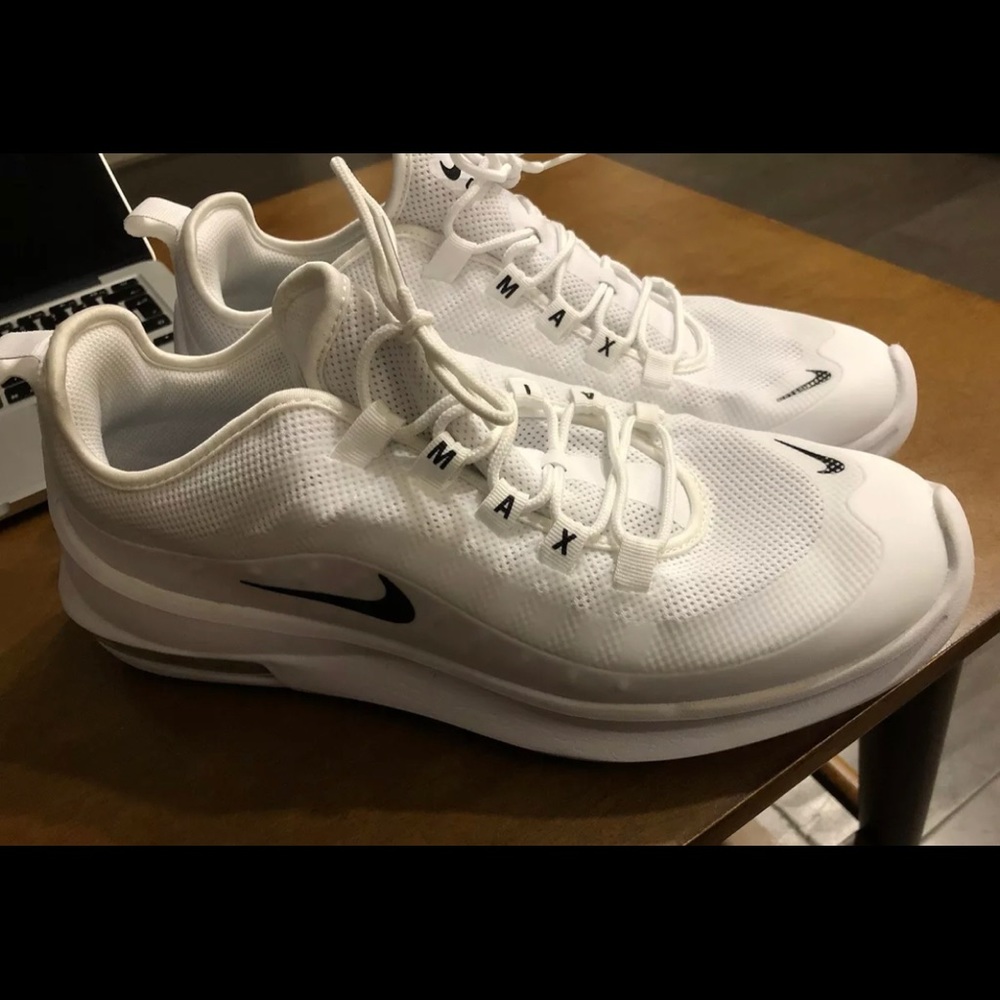 Nike air max axis